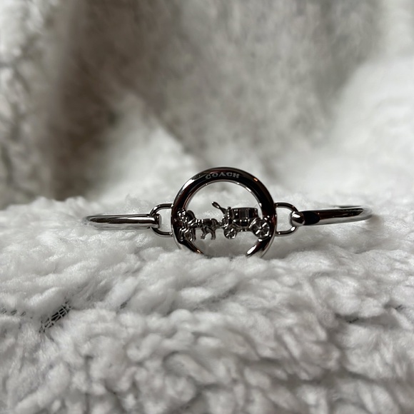 Coach silver bangle with horse and coach emblem - Picture 2 of 4